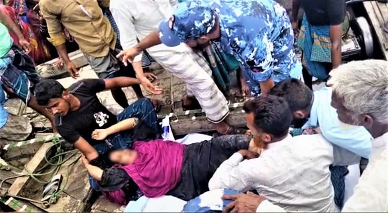 চলন্ত লঞ্চ থেকে পড়ে নিখোঁজ নারী জীবিত উদ্ধার করল কোস্টগার্ড