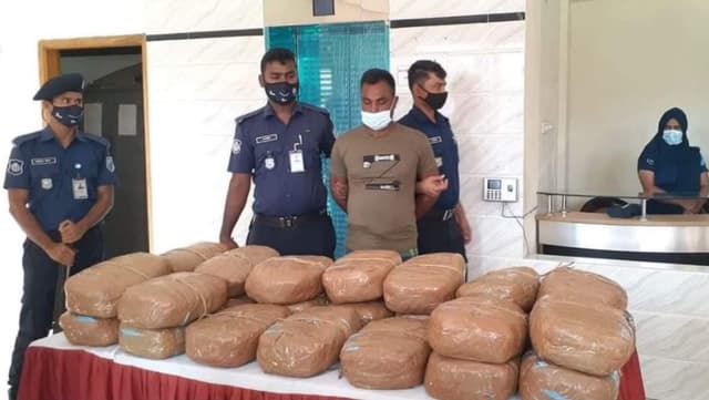 শরীয়তপু‌রে ৫০ কে‌জি গাঁজাসহ মাদক ব্যবসায়ী গ্রেফতার