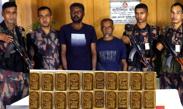 মহেশপুরে পৌনে দুই কোটি টাকার স্বর্ণের চালান জব্দ, গ্রেফতার দুই পাচারকারী