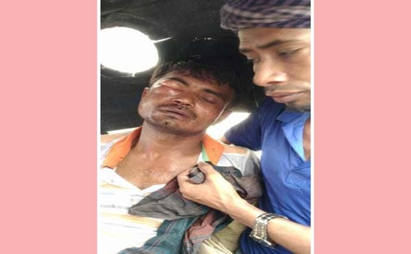 সাভারে পুলিশের বিরুদ্ধে রিক্সাচাকলককে মারধরের অভিযোগ