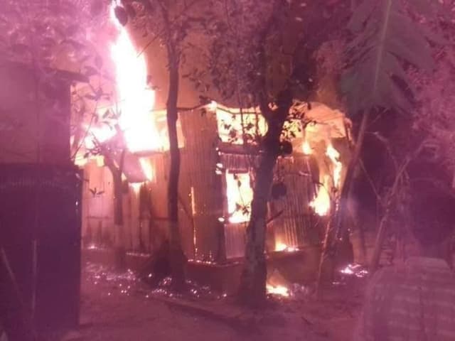 দেবীদ্বারে শত্রুতার জেরে আগুন, বসতবাড়ি পুরে ছাই