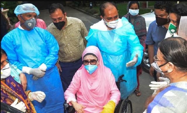 ২৭ দিন পর করোনামুক্ত খালেদা জিয়া