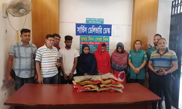 বরিশালে নারী মাদক কারবারিসহ আটক-৪, ১০ কেজি গাঁজা উদ্ধার