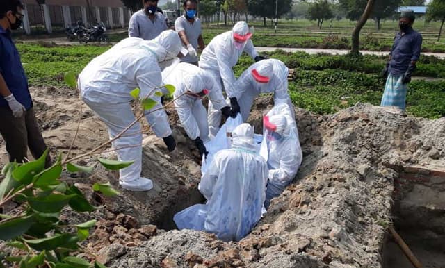 ফের বাড়ল করোনায় মৃত্যু