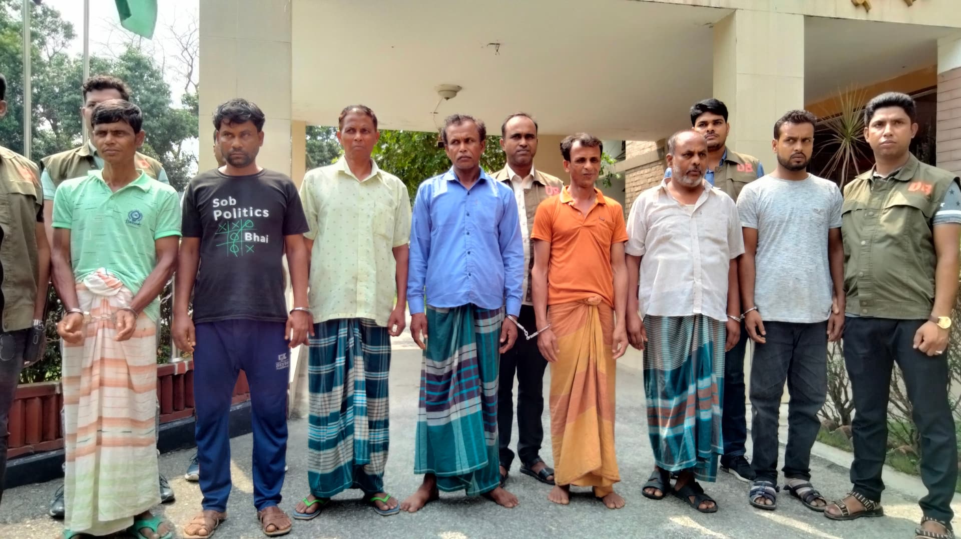 জয়পুরহাটে কিডনি ক্রয়-বিক্রয় চক্রের ৭ সদস্য গ্রেফতার