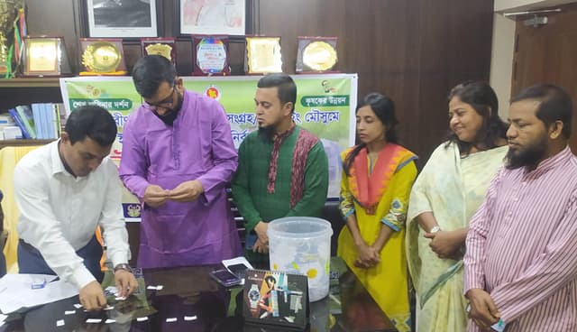 হিলিতে উপকারভোগী কৃষক নির্বাচনে উম্মুক্ত লটারি
