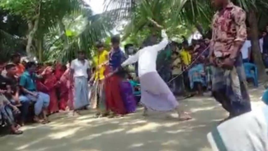 নোয়াখালীতে চুরির অভিযোগে ৫ কিশোরকে রশি বেঁধে নির্যাতন