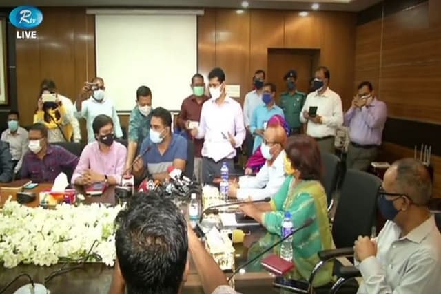 ঘোষণা দিয়ে মন্ত্রীর ব্রিফিং বয়কট সাংবাদিকদের