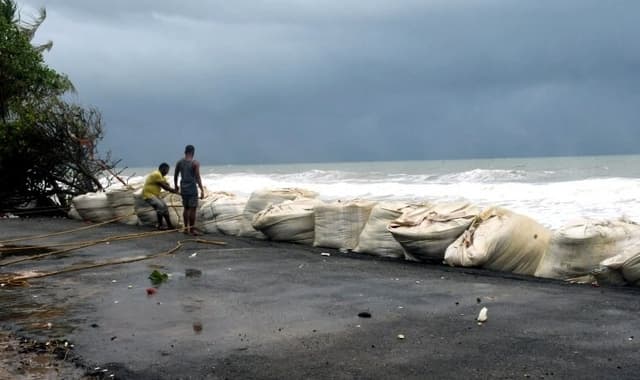 ধেয়ে আসছে ঘূর্ণিঝড় ‘যশ’, সুন্দরবনে আঘাত হানতে পারে