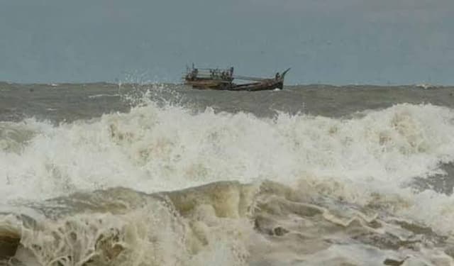 সাগরে নিম্নচাপ, কোথায় আঘাত হানবে ইয়াস?