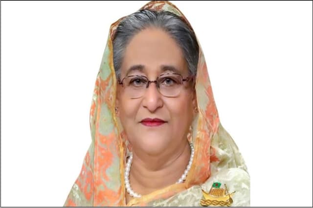 চাকরির পেছনে না ছুটে উদ্যোক্তা হোন: প্রধানমন্ত্রী