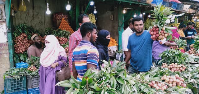 মধুমাসে লিচুর দখলে ফলের বাজার