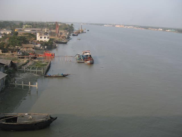 ইয়াস'এর প্রভাব বেড়েছে পানির চাপ