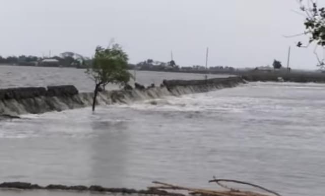 ঘূর্ণিঝড় ইয়াস ও পূর্ণিমার জোয়ারে রাঙ্গাবালীতে ব্যাপক ক্ষতি