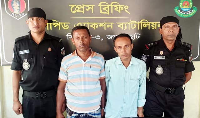 নওগাঁয় ৪২বোতল ফেন্সিডিলসহ দুইজন আটক