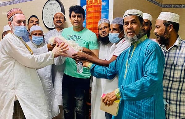 মসজিদে একটি এসি দিয়ে সভাপতি হলেন নায়ক জায়েদ খান
