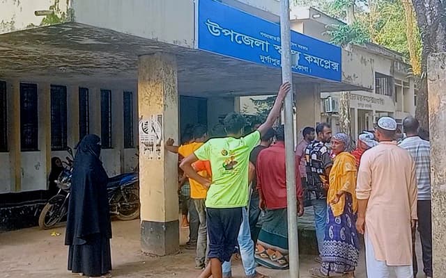 দুর্গাপুরে পুকুরে গোসল করতে নেমে স্কুলছাত্রের মৃত্যু
