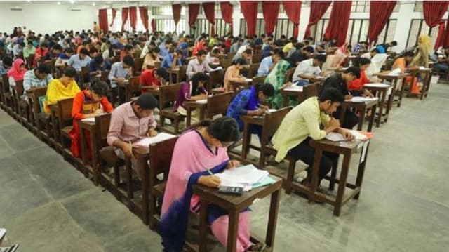 বিশ্ববিদ্যালয়ে সশরীরে নেয়া যাবে ক্লাস-পরীক্ষা