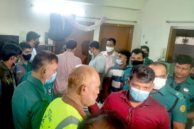 কলাবাগানে নারী চিকিৎসকের রক্তাক্ত মরদেহ উদ্ধার