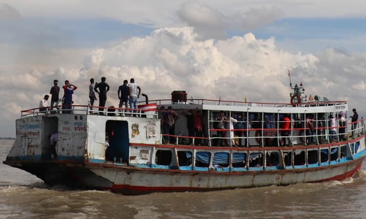 বাংলাবাজার-শিমুলিয়া রুটে লঞ্চ চলাচল বন্ধ