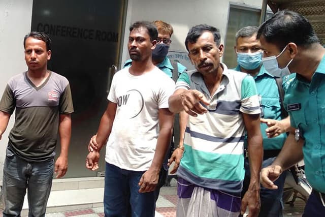 টিকটিকঃ তরুণীর লোমহর্ষক কাহিনী