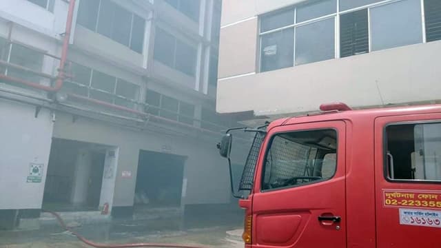 কালিয়াকৈরে পোশাক কারখানায় ভয়াবহ আগুন