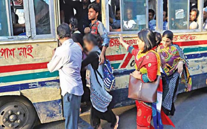 রাজধানীর গণপরিবহন: যৌন হয়রানির শিকার ৪৭ শতাংশ নারী