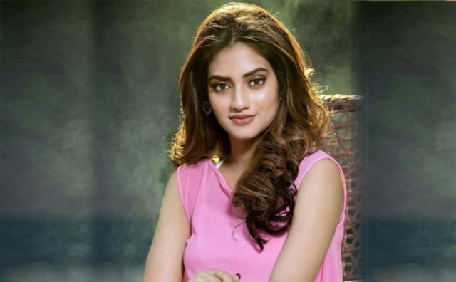 মা হচ্ছেন নুসরাত,বাবা নিয়ে বিতর্ক!