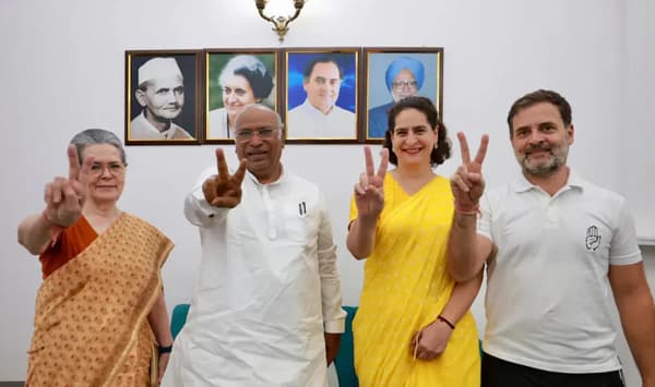 ভারতে ক্ষমতায় যাচ্ছে কংগ্রেস! সমীকরণ যা বলছে