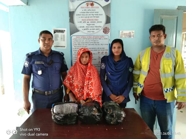 হিলিতে ৬ কেজি গাঁজাসহ নারী আটক