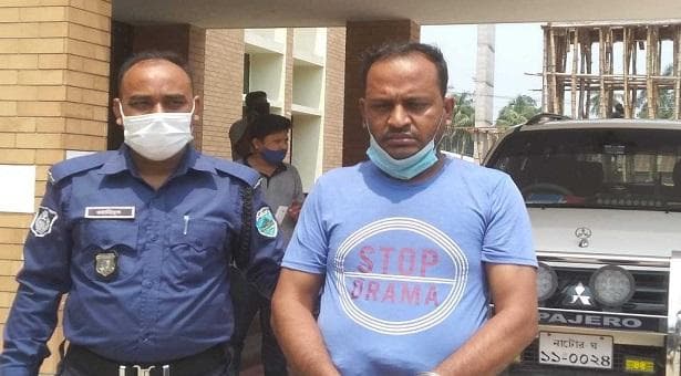 খরচ বেশি করায় স্ত্রীকে হাতুরি দিয়ে  হত্যা