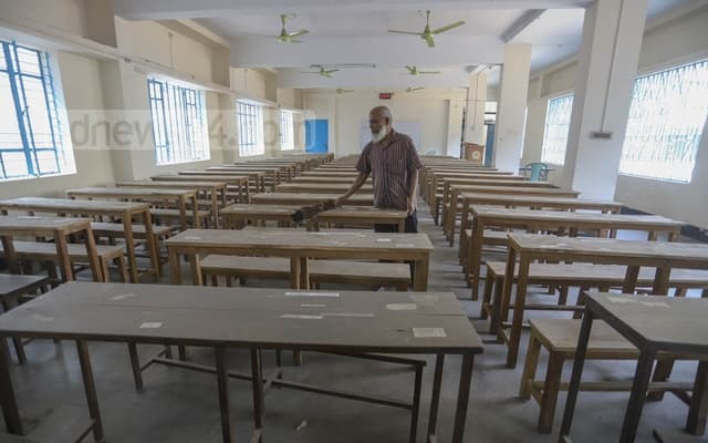 শিক্ষাপ্রতিষ্ঠান খুলবে না