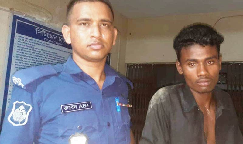 ভূরুঙ্গামারীতে উত্যক্তকারী এক যুবককে গণপিটুনি দিয়ে পুলিশে সোপর্দ