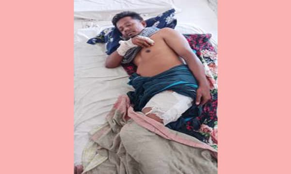 বরিশালে সাংবাদিককে কুপিয়ে হত্যার চেষ্টা