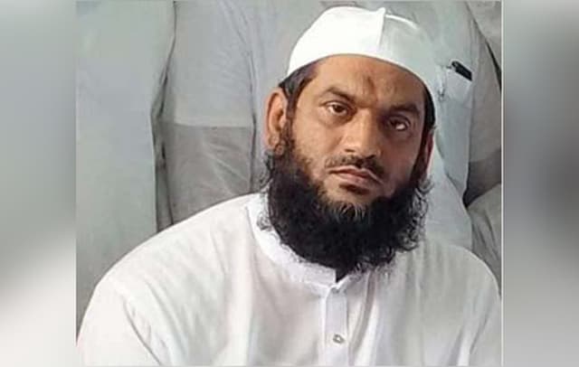 হেফাজতের নতুন কমিটি থেকে বাদ মামুনুল