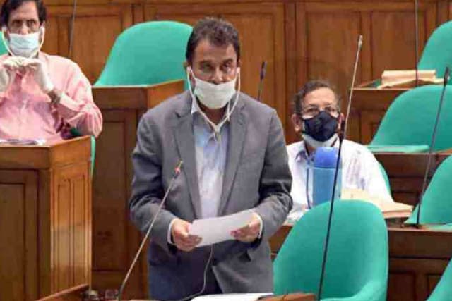 অর্থ পাচারকারীদের নাম চাইলেন মন্ত্রী
