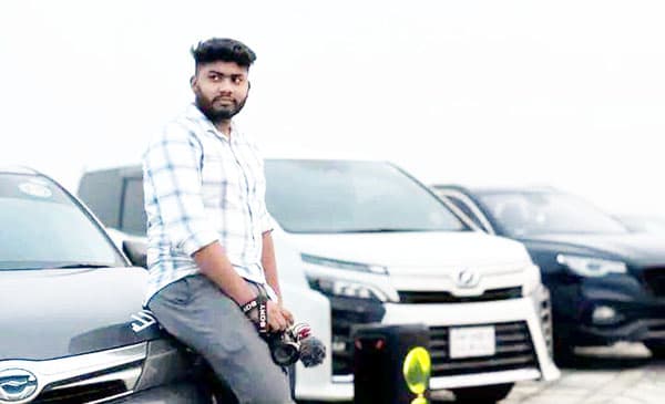 রেস্টুরেন্ট উদ্বোধন করতে এসে টিকটক করার সময় যুবকের মৃত্যু