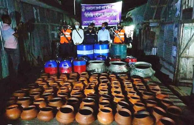 বরগুনায় ২০ লাখ বাগদা-রেনু পোনা জব্দ