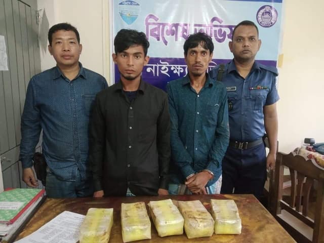 নাইক্ষ্যংছড়িতে ৪৯ হাজার পিছ ইয়াবাসহ আটক দুই