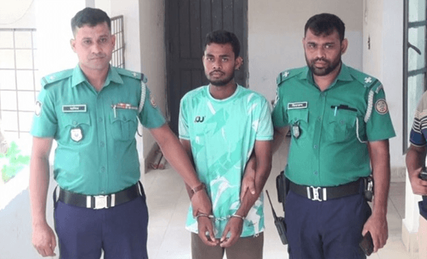 'জব ইন বরিশাল' নামে ফেসবুক গ্রুপে প্রতারণা, যুবক গ্রেপ্তার