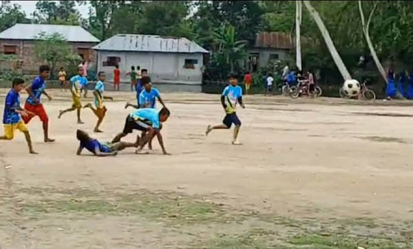 বঙ্গবন্ধু গোল্ডকাপ ফুটবল টুর্ণামেন্ট খেলতে গিয়ে শিক্ষার্থীর মৃত্যু