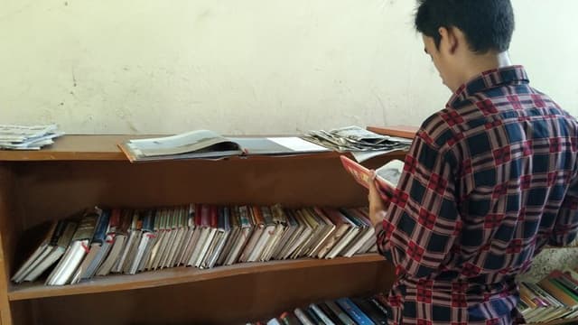 পাবলিক লাইব্রেরিতে পাঠক চেয়ে বিজ্ঞপ্তি !