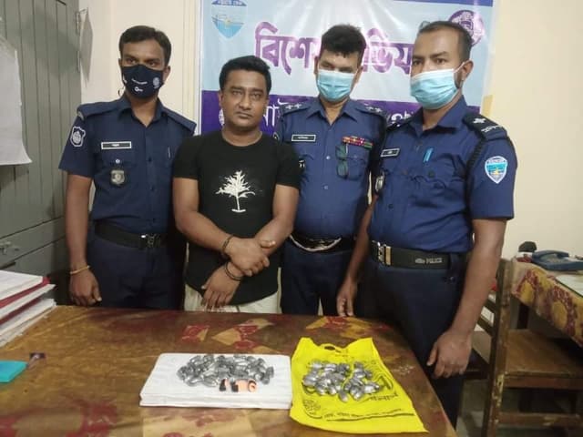 নাইক্ষ্যংছড়িতে ১০ লাখ টাকার ইয়াবাসহ আটক-১