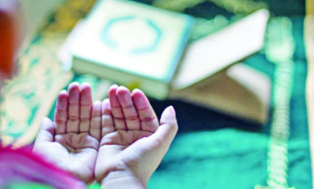 যেসব স্থানে ২ হাত তুলে দোয়া করতেন বিশ্বনবি