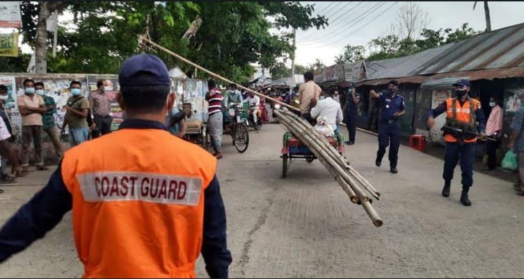 মোংলায় করোনা সংক্রমণ ঠেকাতে কঠোরবিধি নিষেধ
