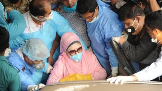 খালেদার কিডনি-লিভার অকেজো, জ্বরে আক্রান্ত