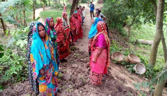 কর্মসৃজন কর্মসুচি যেন ভাগ্য গড়ার প্রকল্প!