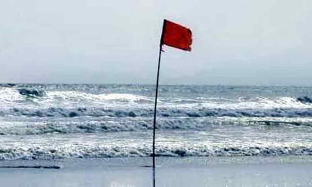 সব সমুদ্রবন্দরে ৩ নম্বর সতর্কতা
