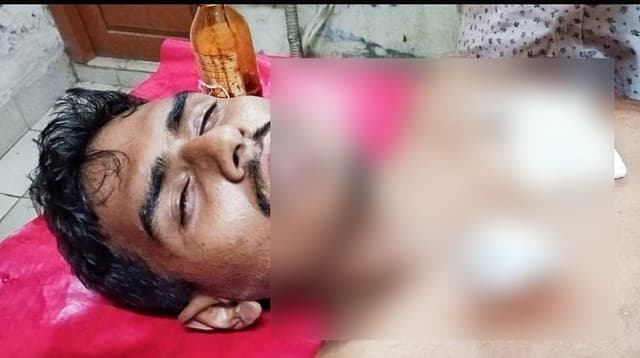 নলছিটিতে অটোরিক্সার যাত্রীসে‌জে অভিনব কৌশলে টাকা ছিনতাই