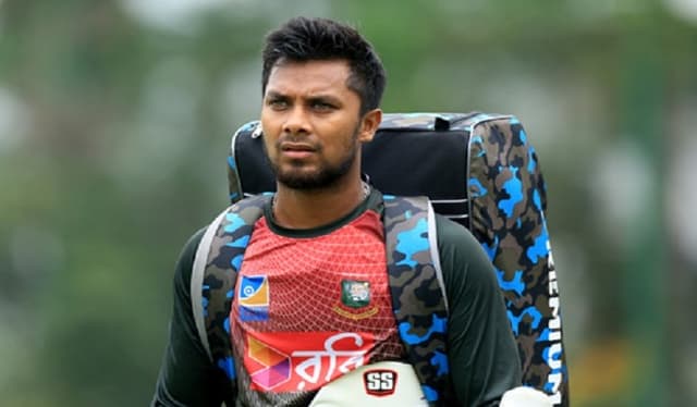ইলিয়াস সানীকে ইট ছুড়ে অকথ্য গালিগালাজ করলেন সাব্বির